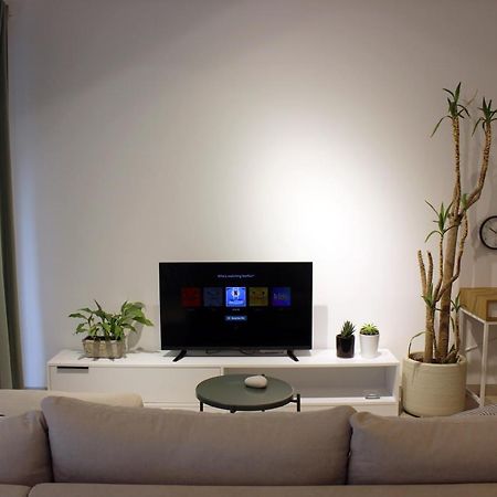Collective Urban Villa In Tirana Bagian luar foto