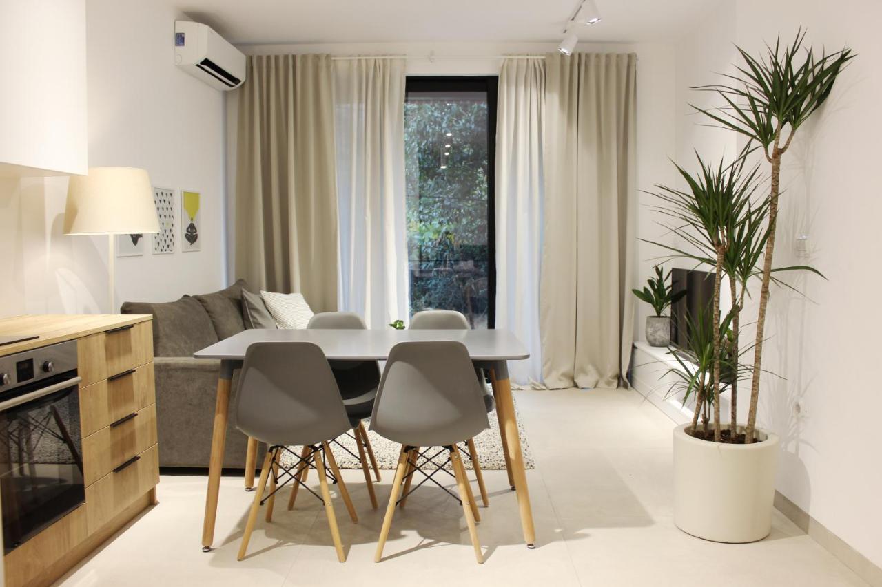 Collective Urban Villa In Tirana Bagian luar foto