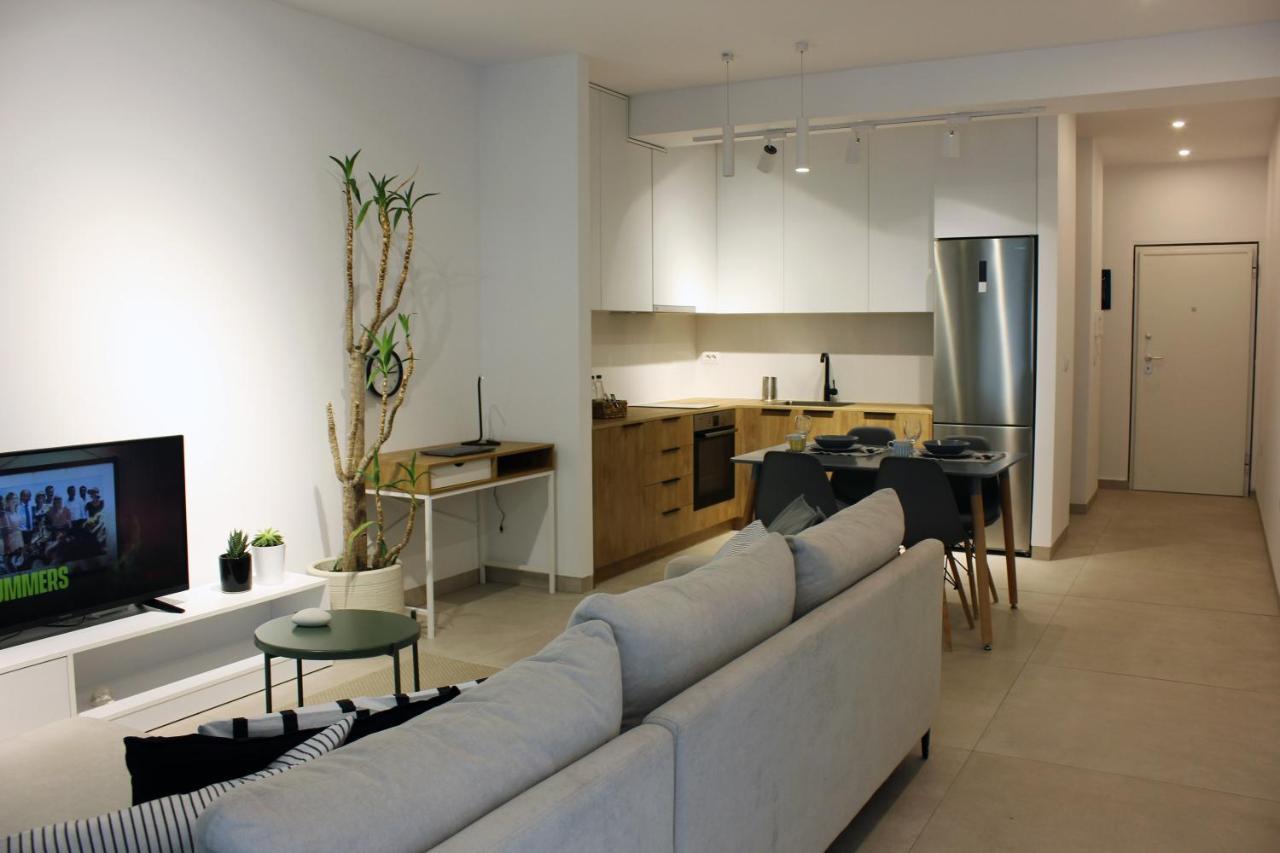 Collective Urban Villa In Tirana Bagian luar foto